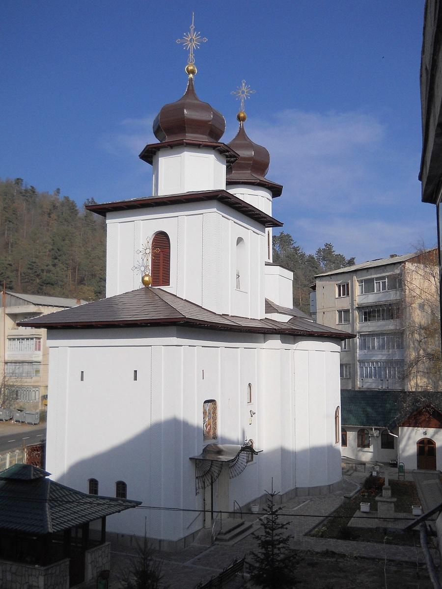 Biserica - exterior